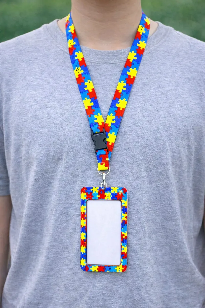 Cordão + Porta-Crachá Autismo (TEA)